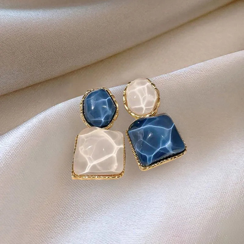 Elegant Geometric Marble-Effect Drop Earrings