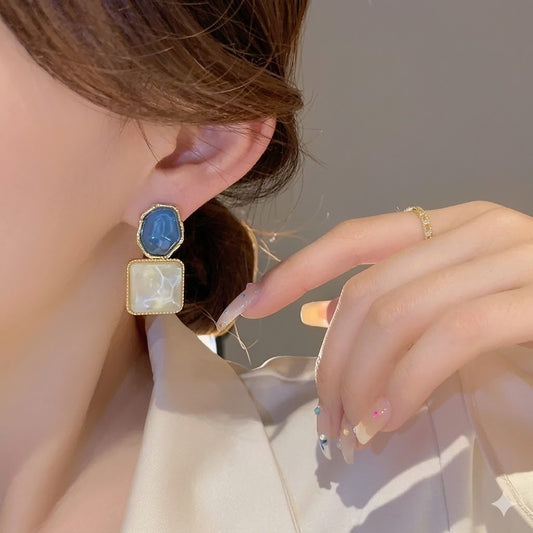 Elegant Geometric Marble-Effect Drop Earrings